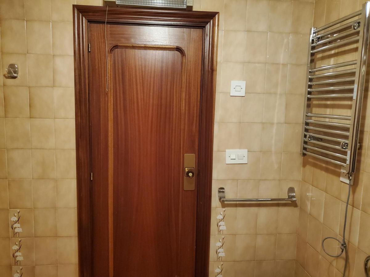 Lovely Bedroom In A Shared Apartment In The Center Of Alicante Eksteriør billede