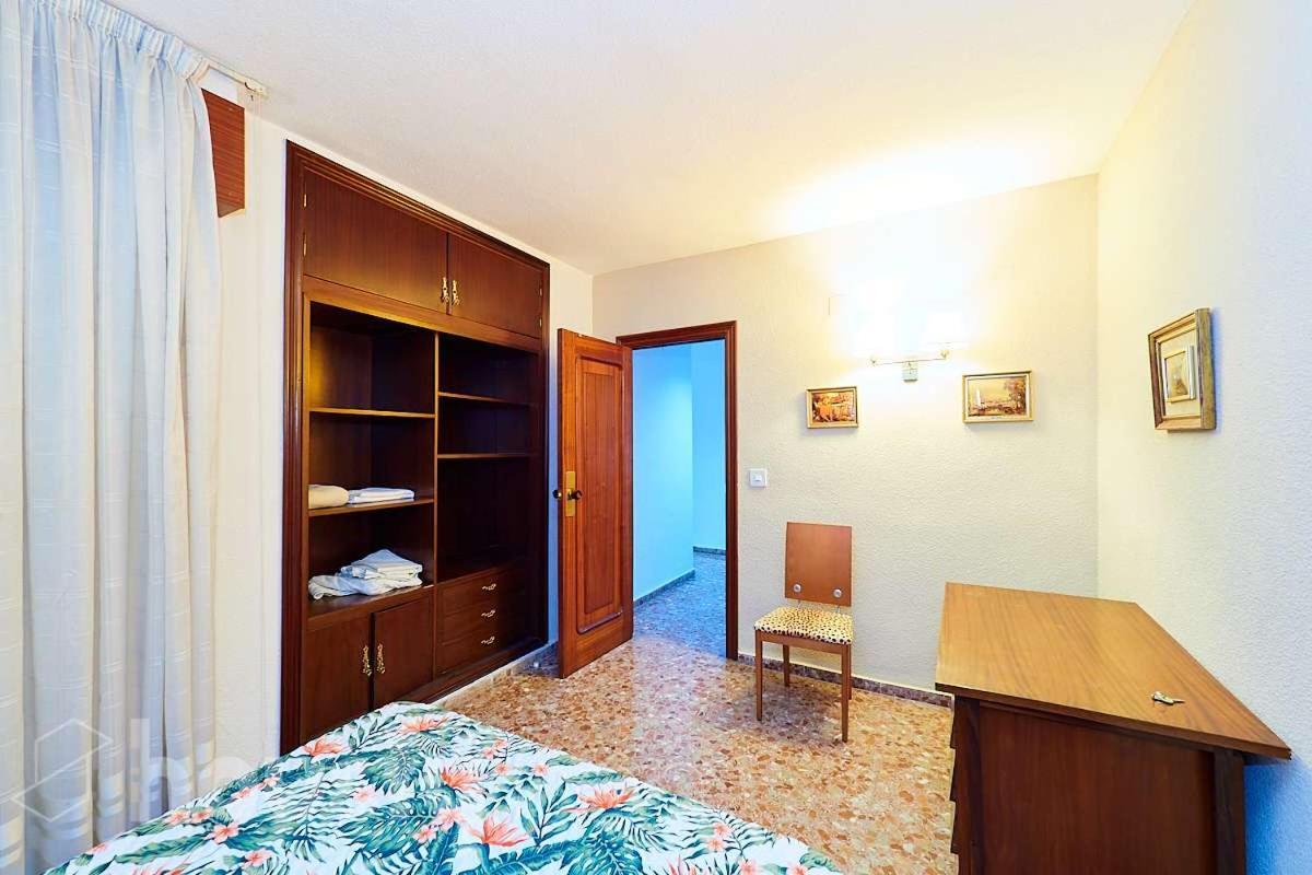 Lovely Bedroom In A Shared Apartment In The Center Of Alicante Eksteriør billede