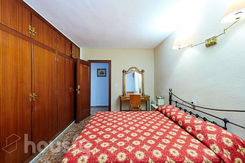Lovely Bedroom In A Shared Apartment In The Center Of Alicante Eksteriør billede
