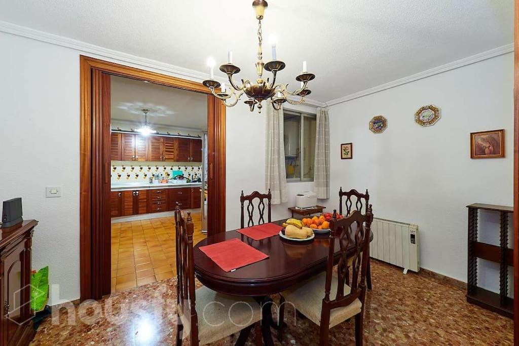 Lovely Bedroom In A Shared Apartment In The Center Of Alicante Eksteriør billede